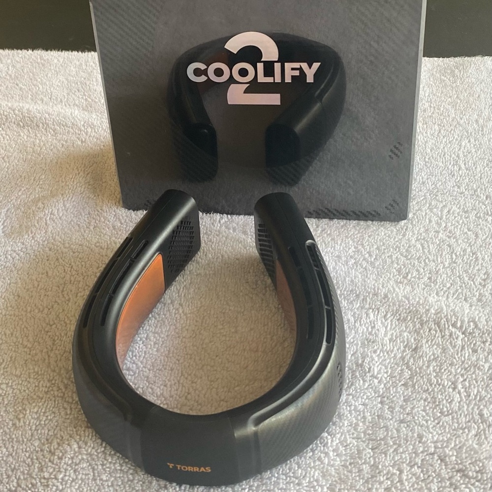 TORRAS COOLIFY 2 NECK AIR CONDITIONING WRAP-AROUND FAN. CARBON BLACK 5000 mAh